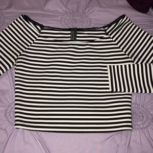 Black & White Striped Longsleeve Croptop